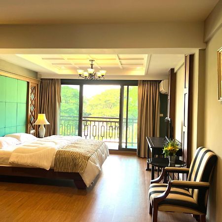 Quinstel Hostel 방콕 외부 사진